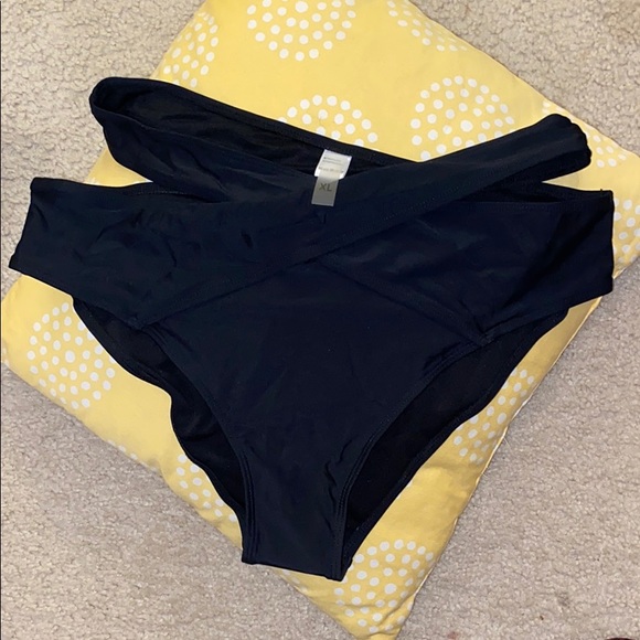 Two piece bikini - Picture 2 of 4